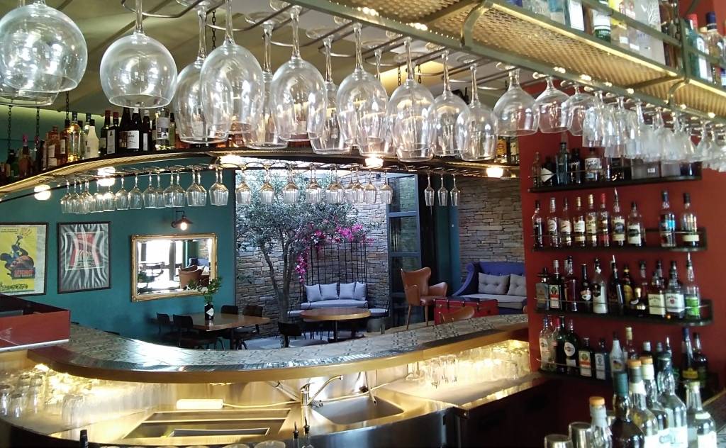 "Isalos" Bar-Cafe